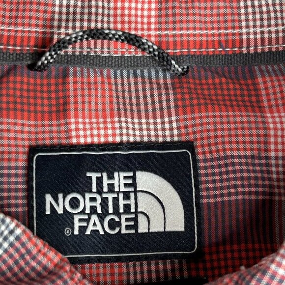 The North Face Shirt Mens XL Red Plaid Button Up Nylon Lightweight Hiking Camp - Picture 4 of 14